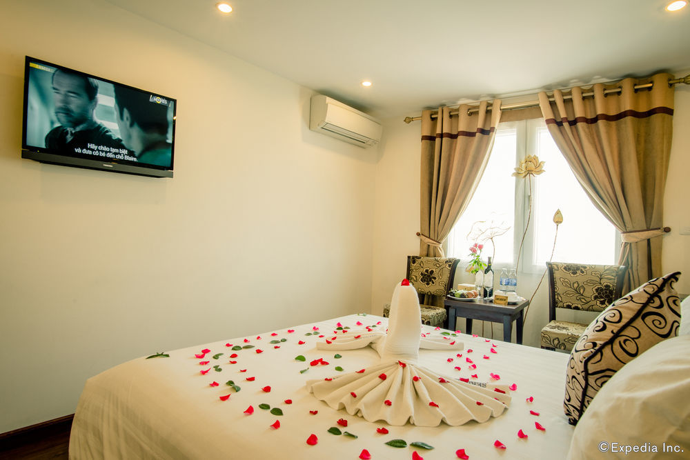 Serene Premier Hotel Hanoi Exterior photo