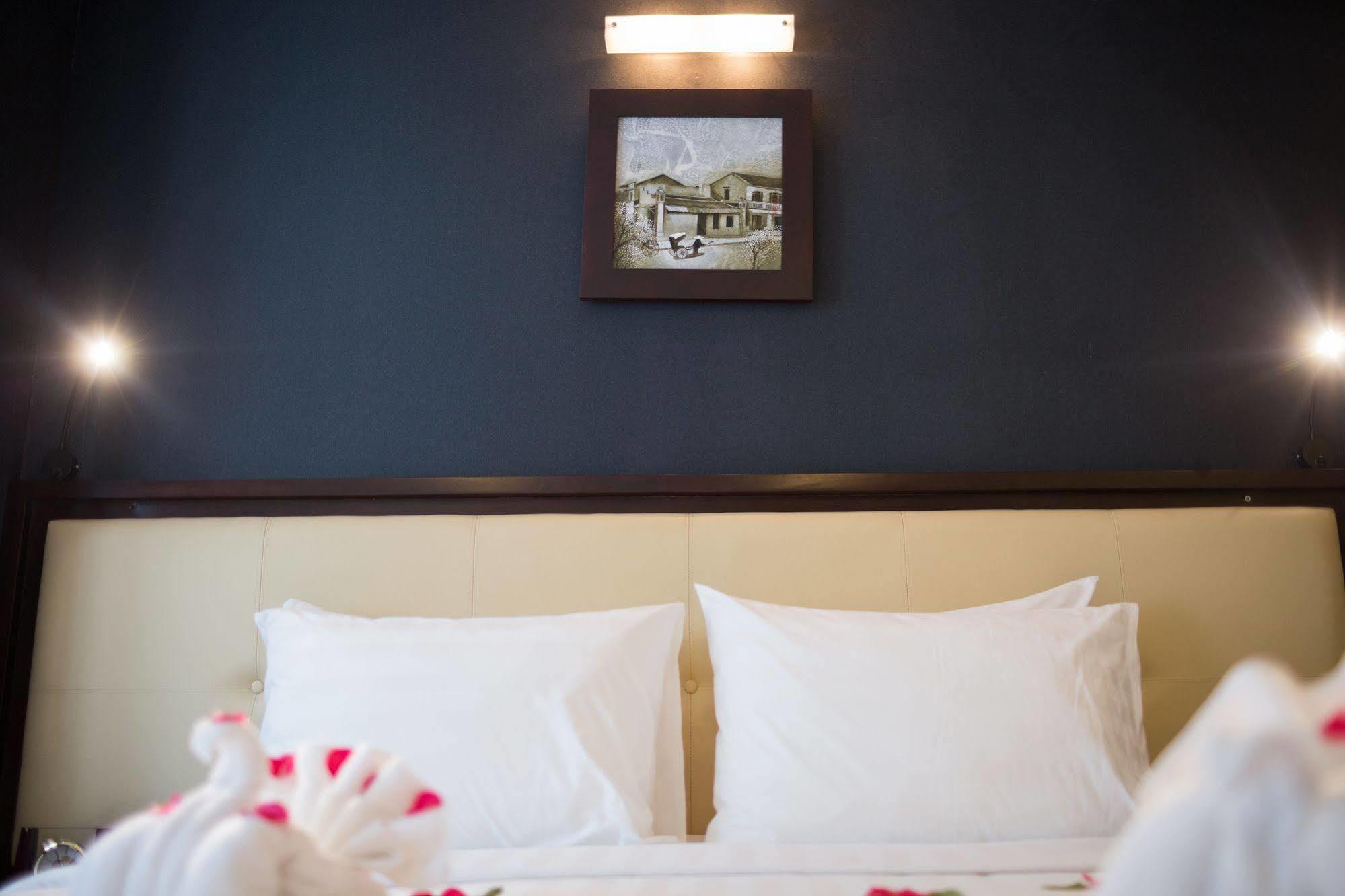 Serene Premier Hotel Hanoi Exterior photo